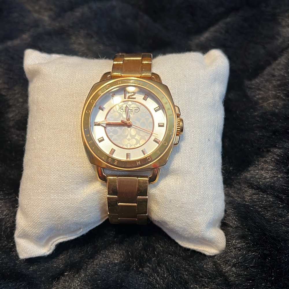 Women’s Coach Watch